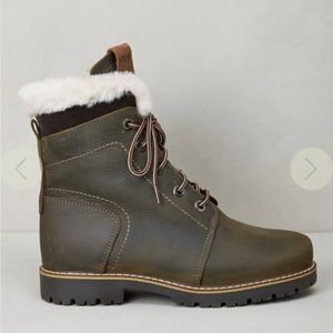 Overland Sheepskin Women's Norway Shearling-Lined Leather Boots